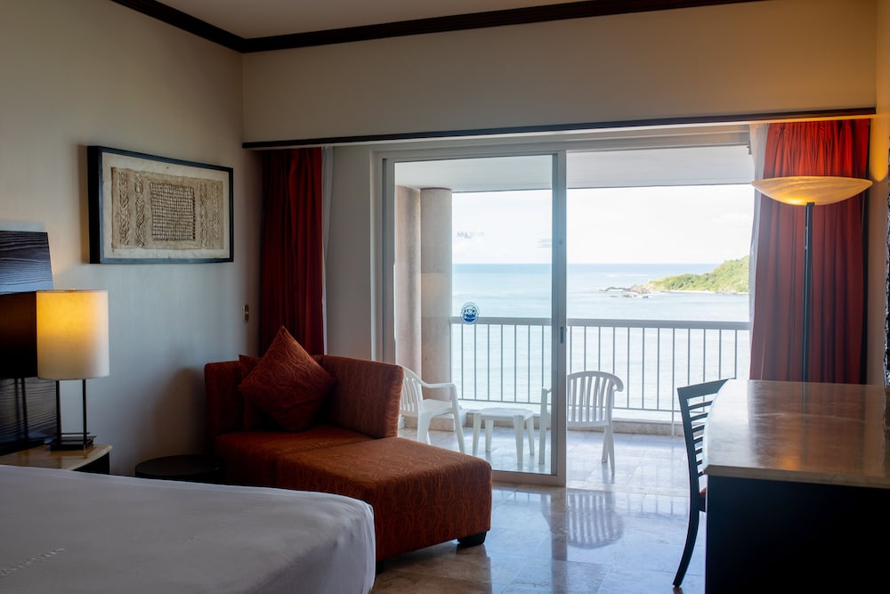 Deluxe Room, Balcony, Sea View - Photo 6