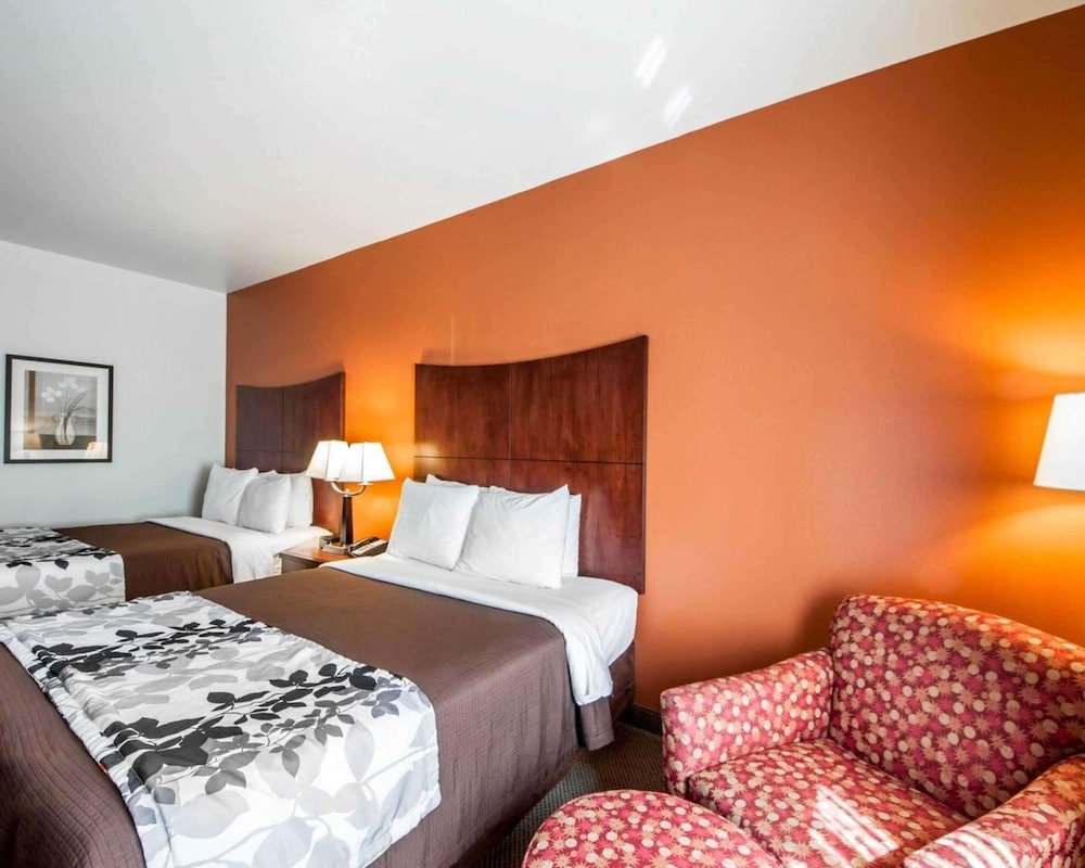 Room, Multiple Beds, Non Smoking - Photo 1