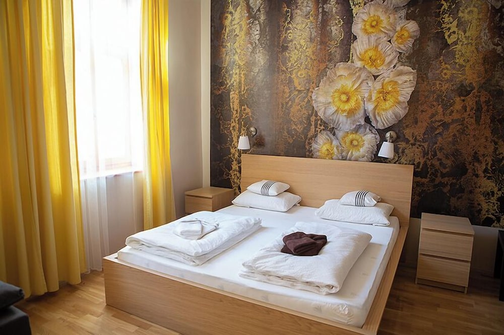 Basic Room, Garden View