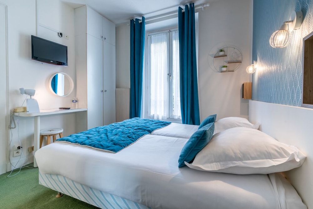 Standard Twin Room photo 2