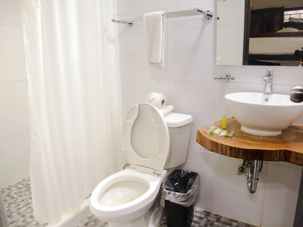Economy Triple Room, 1 Bedroom, Non Smoking photo 2