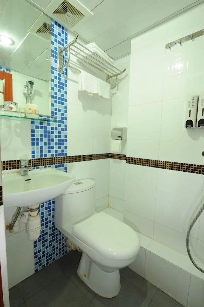 Triple Room, 3 Twin Beds photo 3