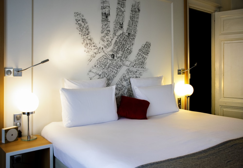 Privilege, Premium Room, 1 Queen Bed with Sofa bed photo 3