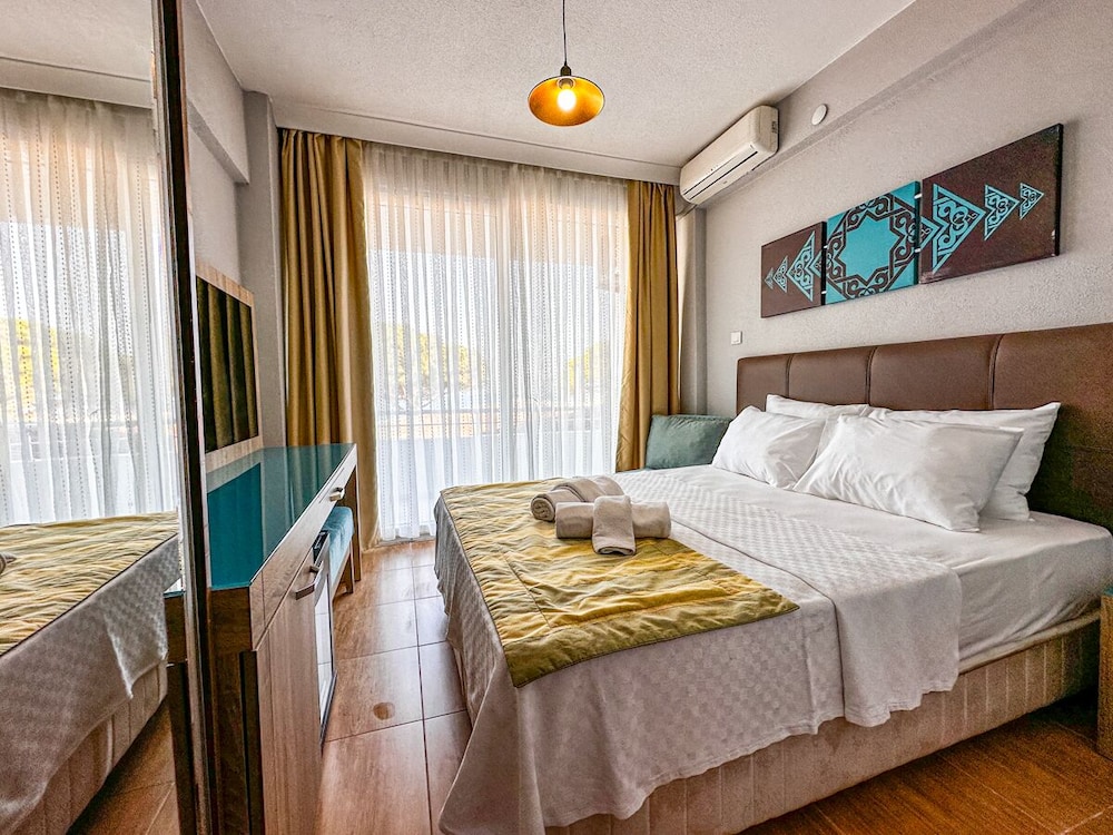 Deluxe Double Room, 1 Queen Bed, Sea View