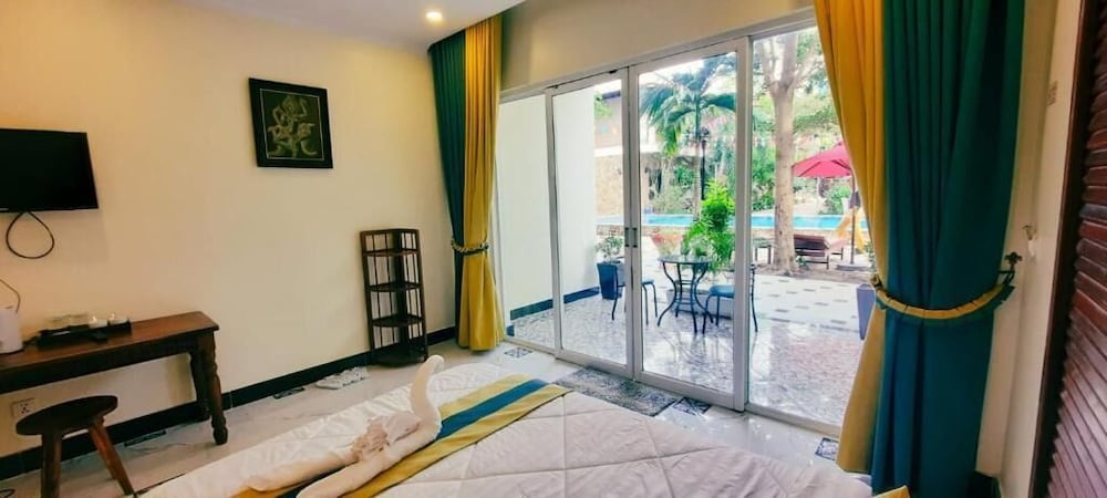 Classic Twin Room, 2 Bedrooms, Non Smoking, Pool View photo 1