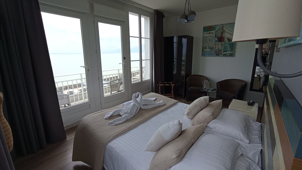 Premier Double Room, Sea View, Oceanfront photo 1