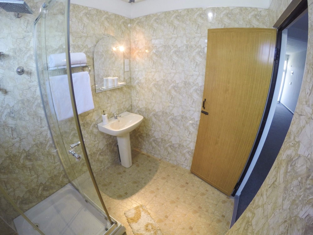 Deluxe Triple Room, 1 Bedroom, Private Bathroom photo 3