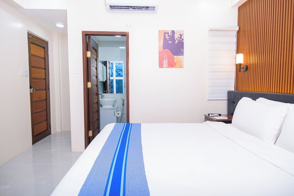Executive Room - Photo 17