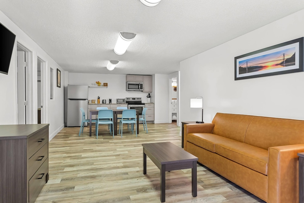 Suite, Multiple Beds, Non Smoking (Efficiency) - Photo 1