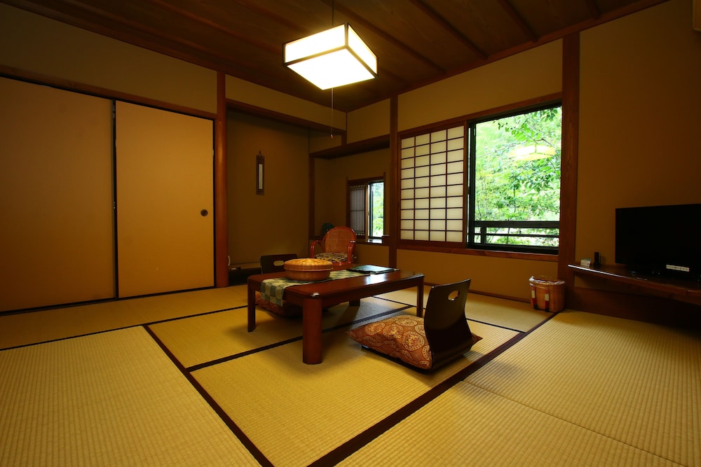 Japanese Style Room with Private Indoor Bath - Photo 3