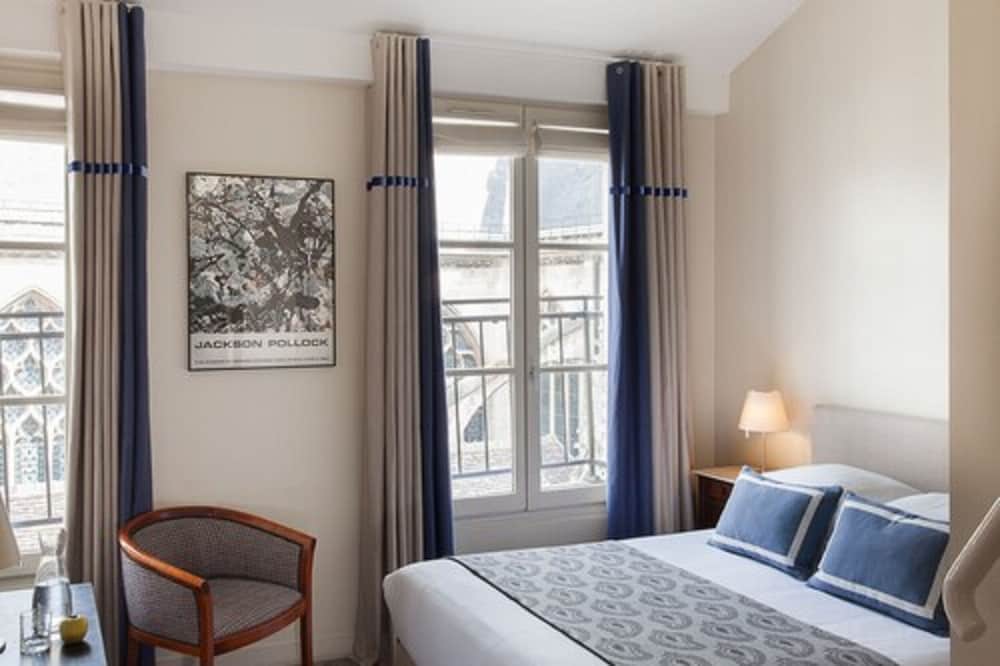 Duplex Room with Louvre View photo 3