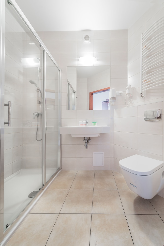 Standard Double or Twin Room photo 3