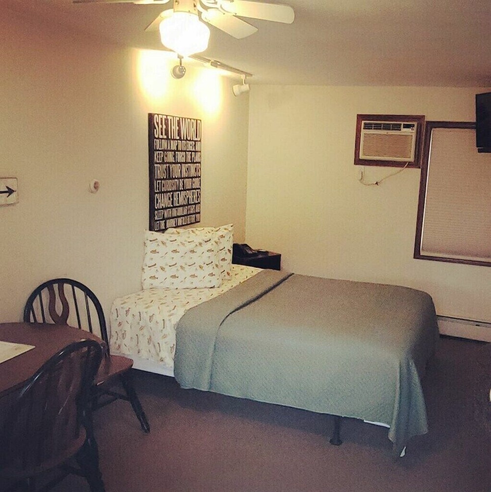 Standard Room, 1 Queen Bed
