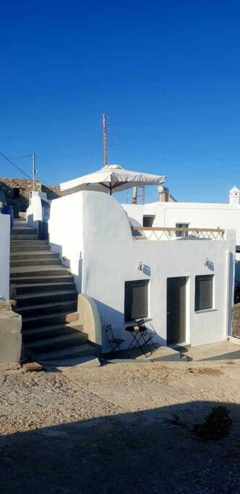 House, Smoking photo 2