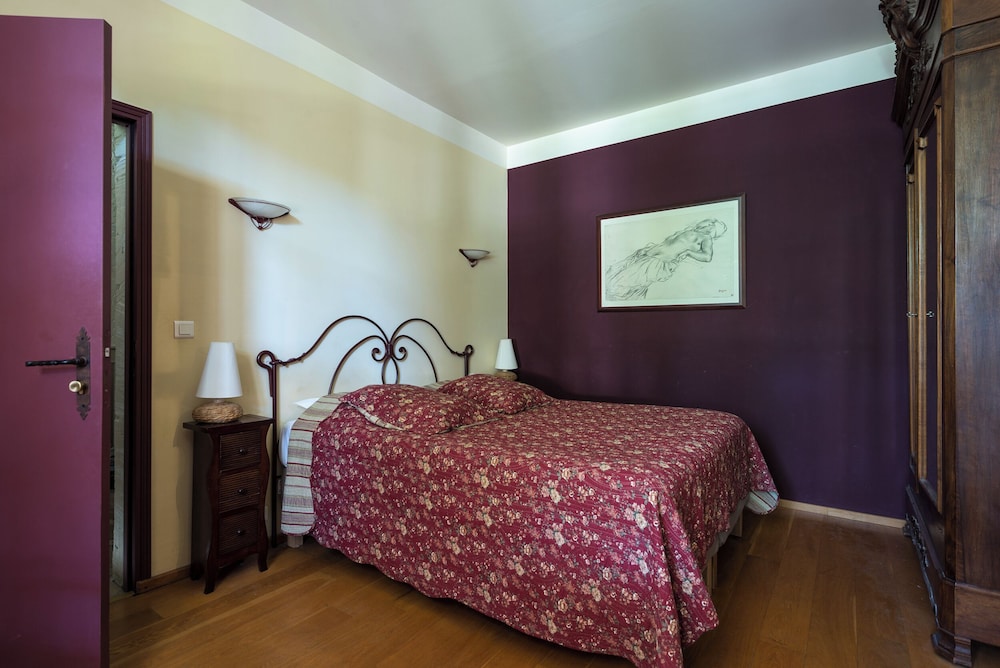 Double Room - Photo 6