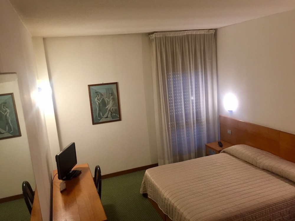 Double Room - Photo 4