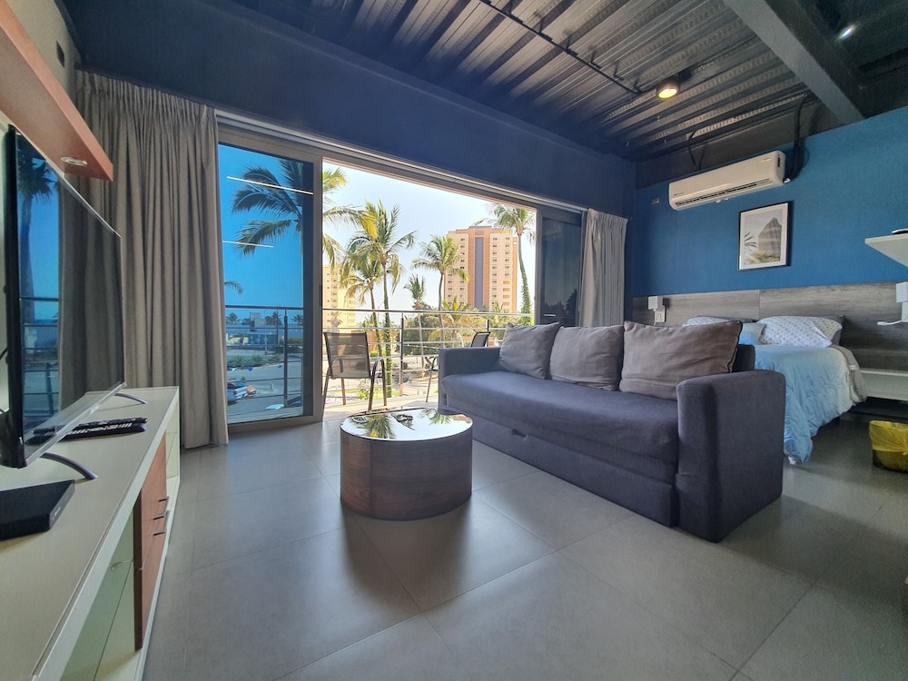 Comfort Studio Suite, Balcony, Resort View