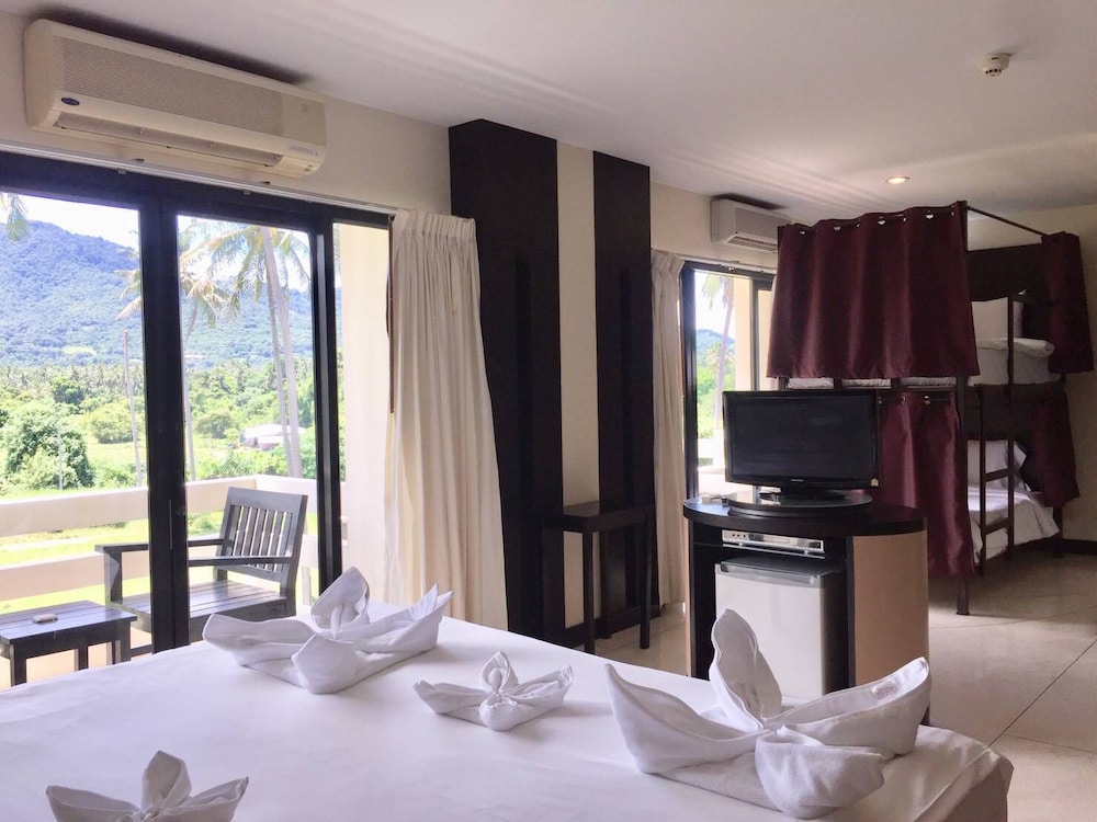 Junior Suite, 1 King Bed - Photo 3