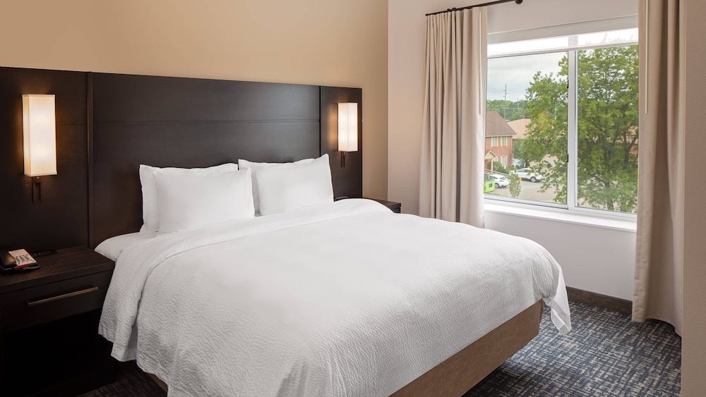 Suite, 1 Bedroom - Photo 2