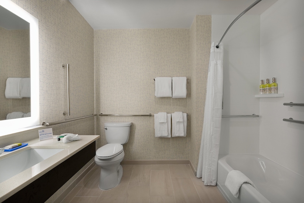 Suite, 1 King Bed, Accessible Bathtub (Mobility) - Photo 1