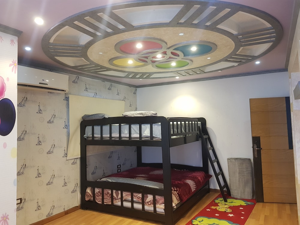 Family Apartment photo 2