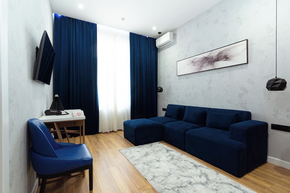 Deluxe Room, Balcony, City View