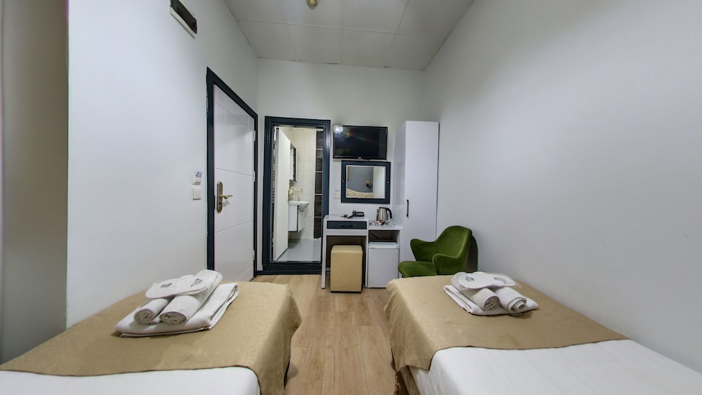 Economy Room, 2 Twin Beds photo 1