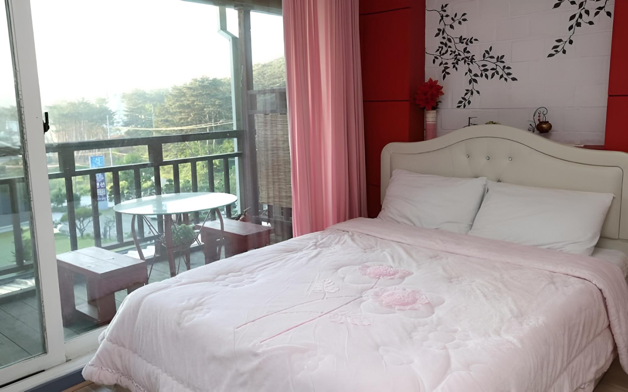 Room (Miri) - Photo 2