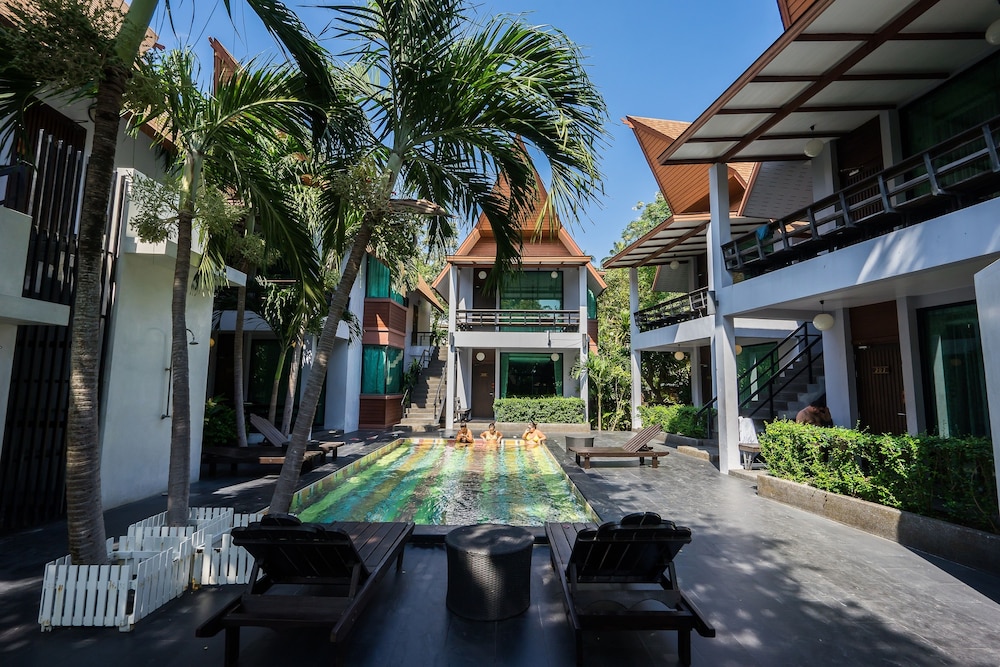 Pool Terrace - Photo 1