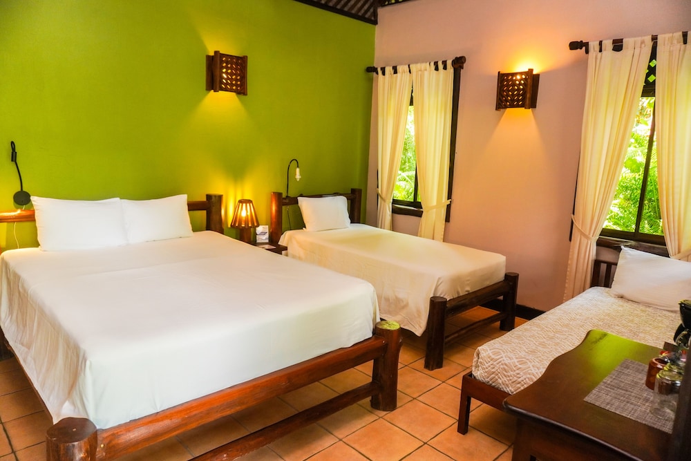 Bungalow, 2 Queen Beds