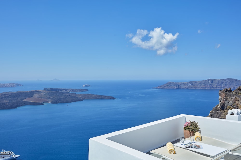 Honeymoon Suite, Jetted Tub - Photo 3