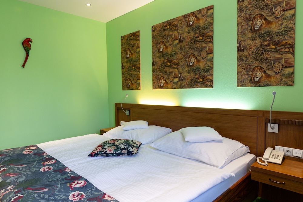 Superior Apartment, 1 King Bed with Sofa bed, Non Smoking, City View - Photo 6
