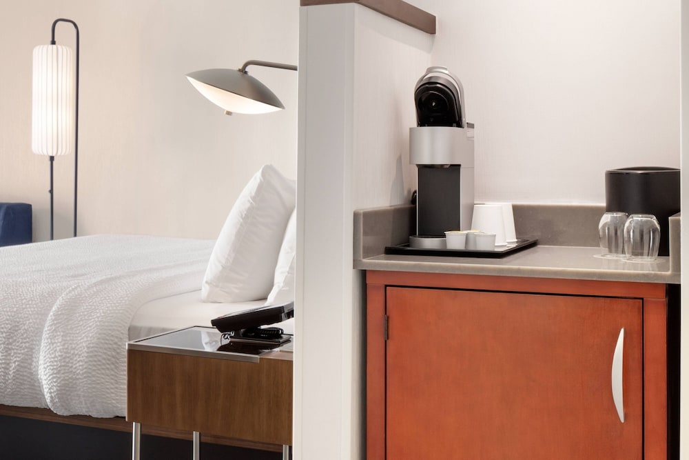 Suite, 1 Bedroom (Hearing Accessible)