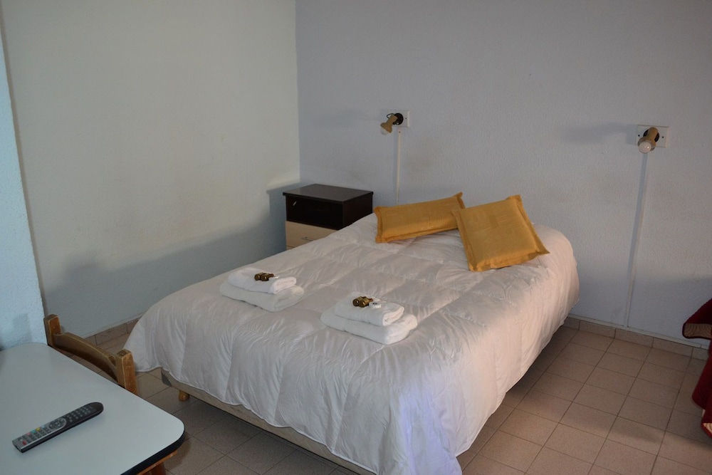 Economy Quadruple Room, Multiple Beds photo 3