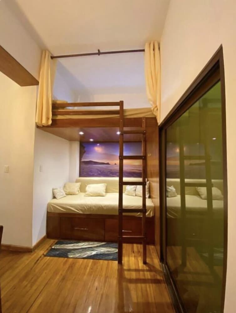 Family Suite, 1 Bedroom, Non Smoking, Kitchen photo 2