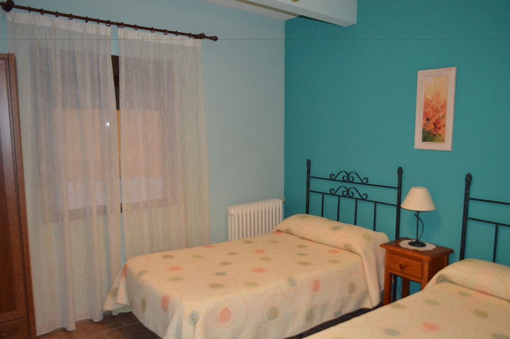 Economy Double Room photo 2
