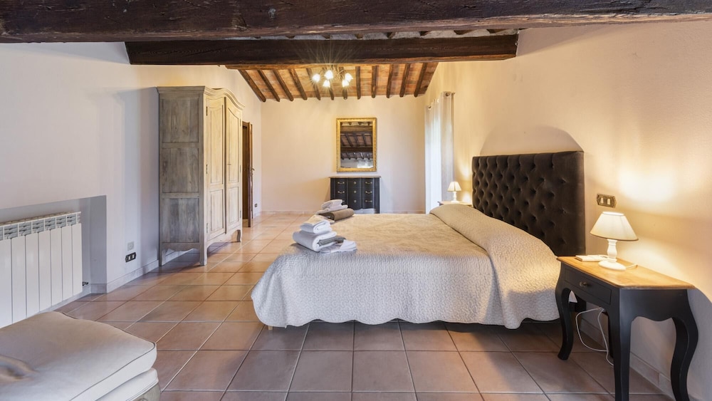 Villa photo 3