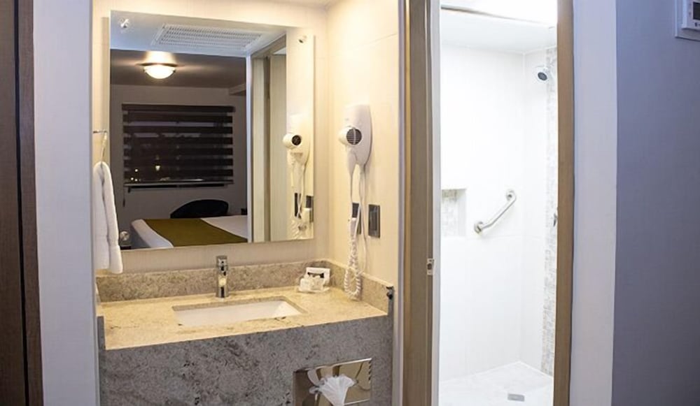 Executive Room - Photo 4