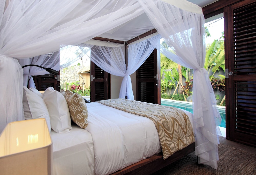 Villa 2 - One-Bedroom Villa with Private Pool photo 1