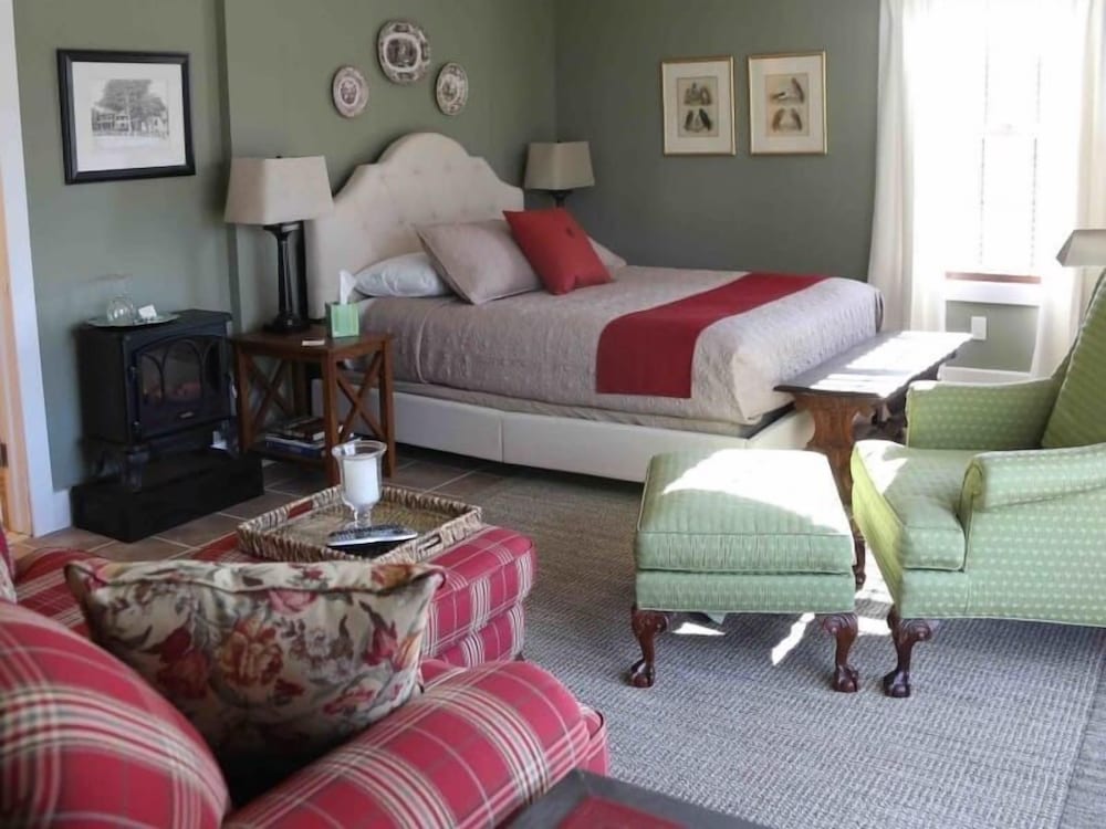 Premium Double Room, Ensuite (Mt. Adam Suite) photo 1