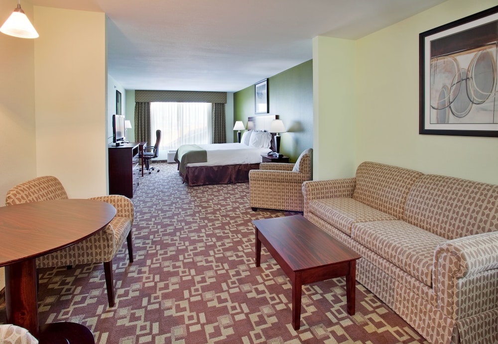 Suite, 1 King Bed (Additional Living Area) - Photo 2