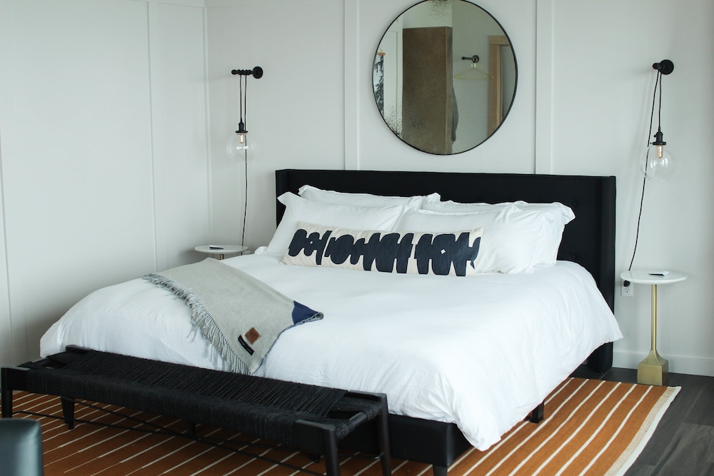 Luxe Ice House King 2nd Floor - Photo 15