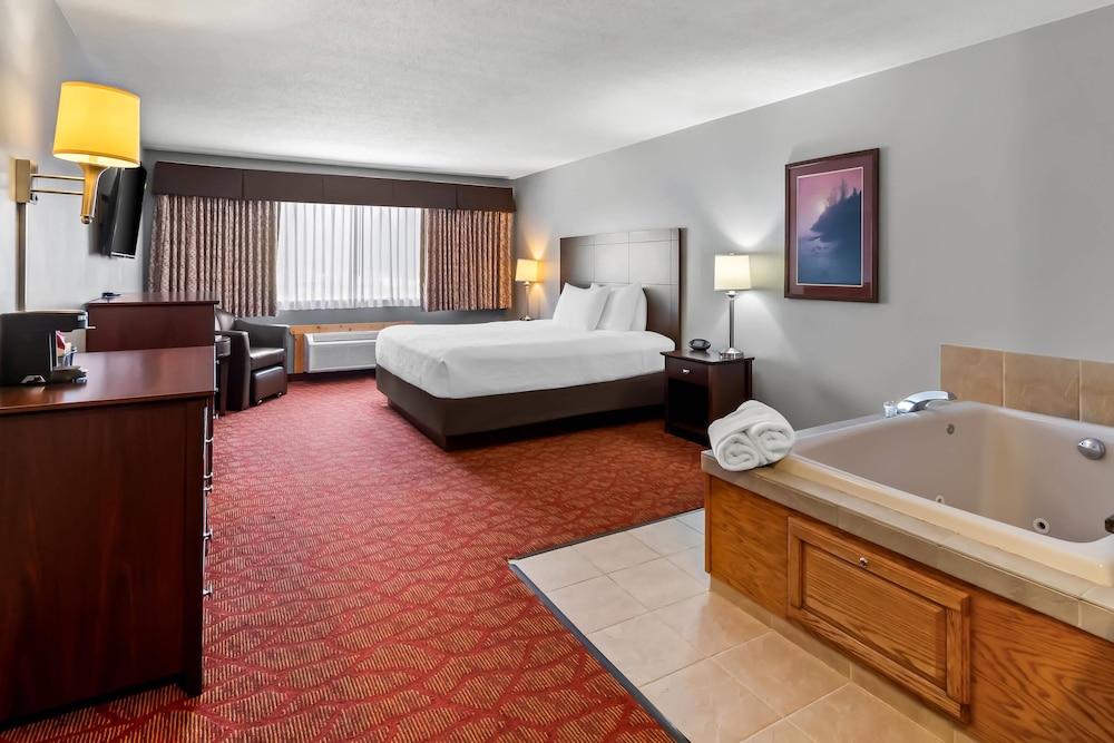Suite, 1 King Bed, Non Smoking photo 1