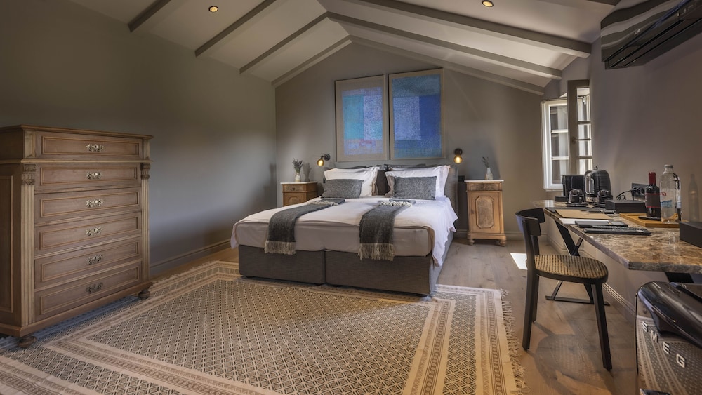 Exclusive Villa, Multiple Beds, Pool View - Photo 14