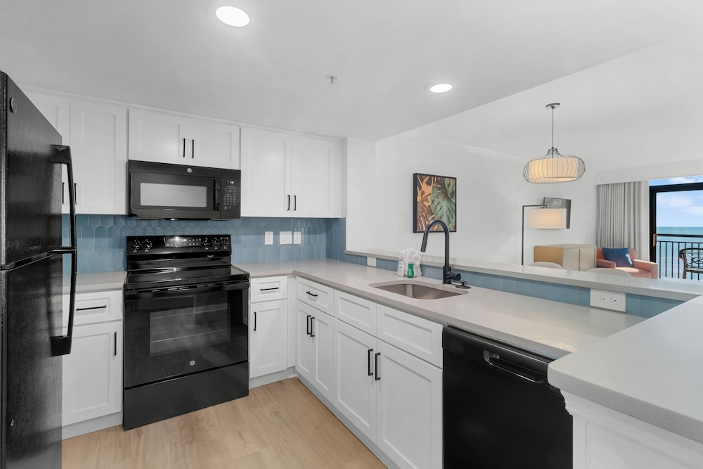 South Tower Angle Ocean View Deluxe Three Bedroom Condo - Photo 11
