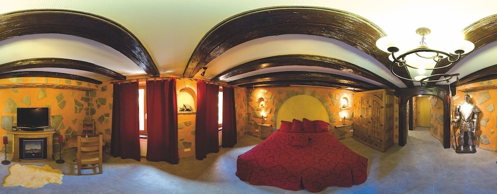 Double Room (Medieval)