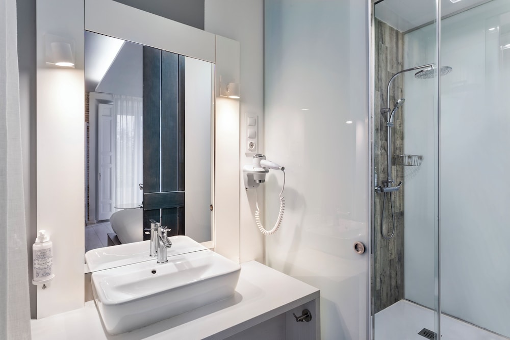Premium Double Room - Photo 5
