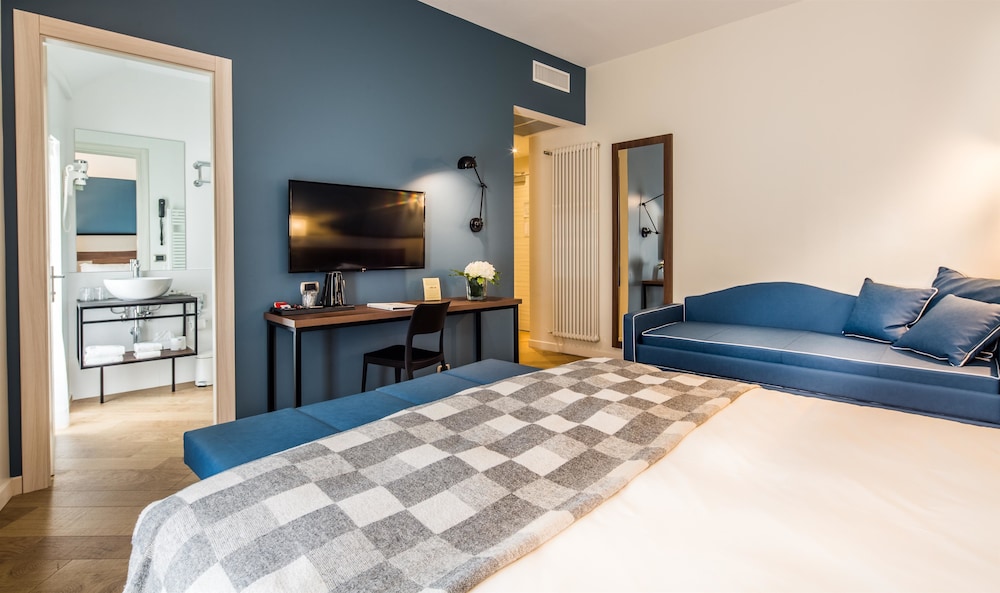 Family Room, Multiple Beds, Non Smoking (1 extra bed) - Photo 2