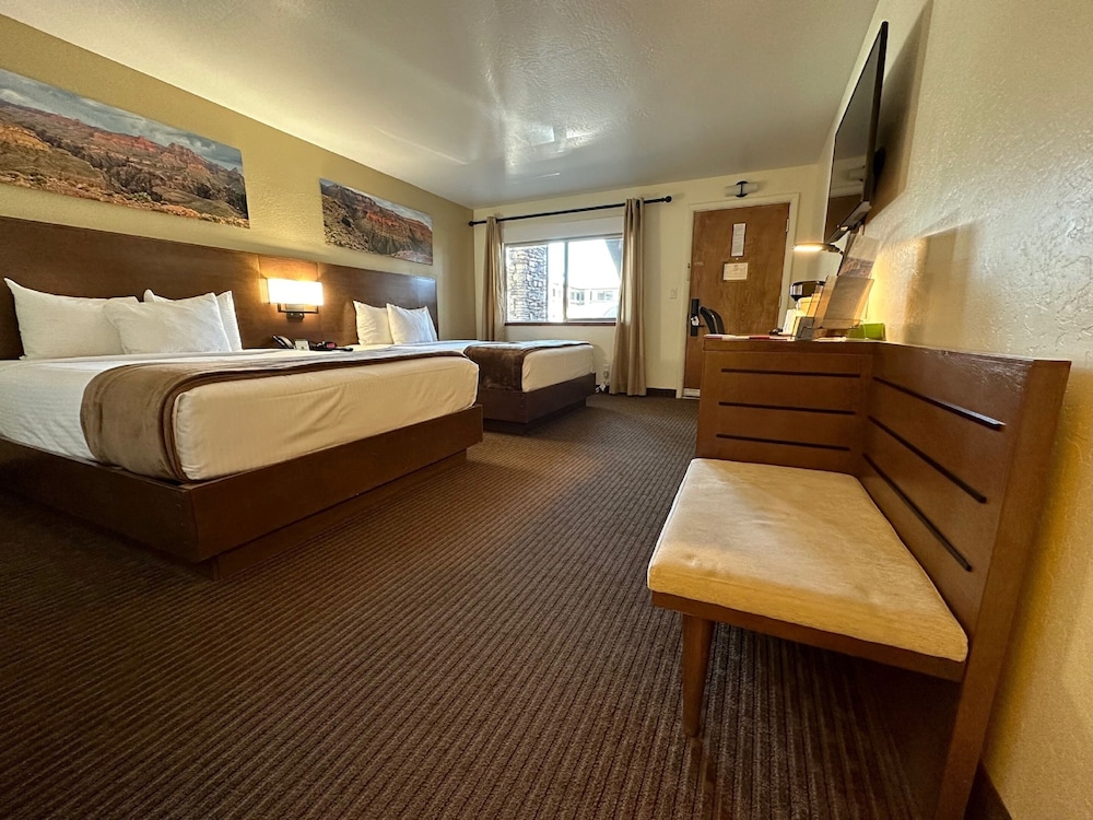 Economy Room, 2 Queen Beds (Motel) - Photo 4