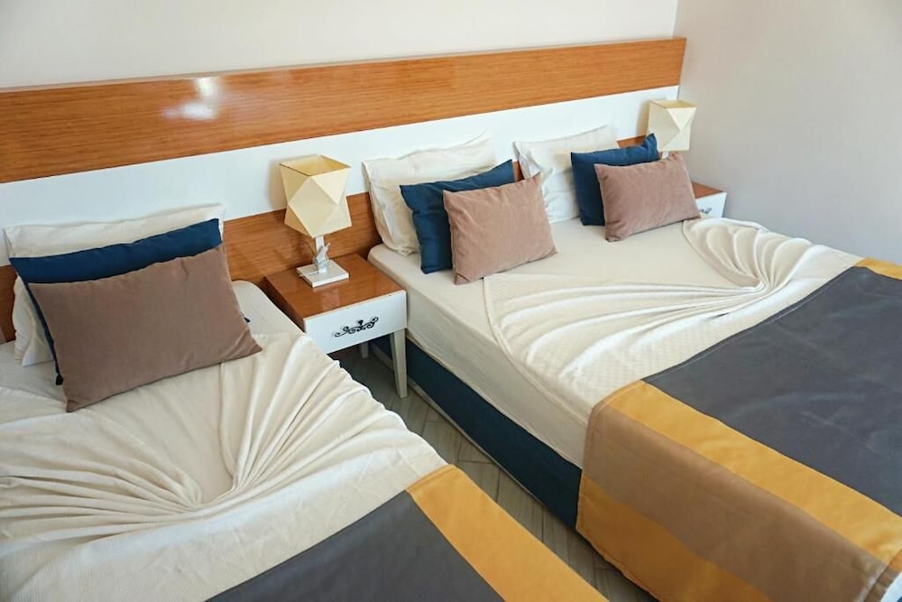Standard Room, Pool View photo 1